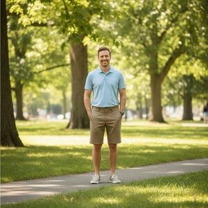 Haggar Khaki Shorts Mens 36W
Brown 100% Polyester Flat Front Pockets Belt Loops